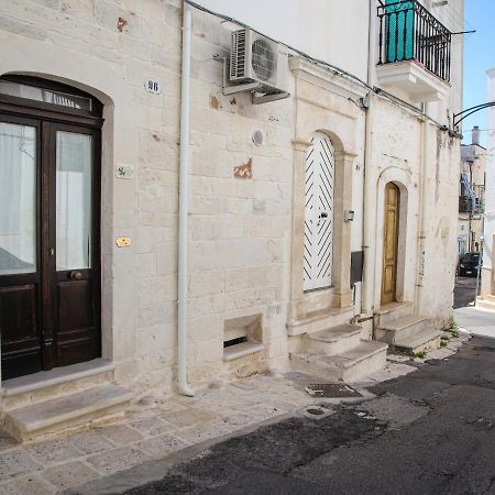 Domus Petra 96 Apartment Ceglie Messapica Bagian luar foto