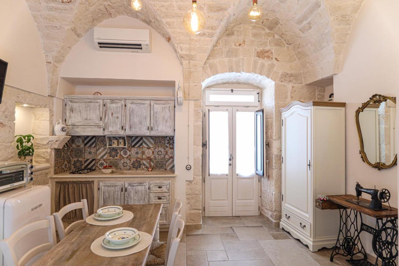 Domus Petra 96 Apartment Ceglie Messapica Bagian luar foto