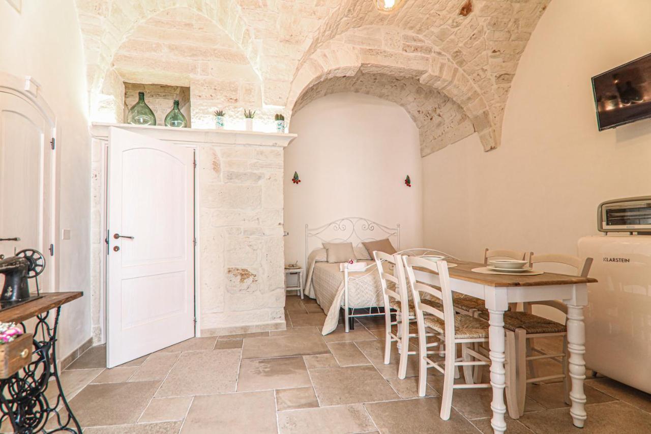 Domus Petra 96 Apartment Ceglie Messapica Bagian luar foto